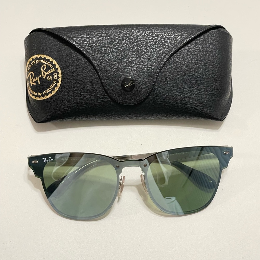 Ray-Ban Blue Mirrored Lense Sunglasses